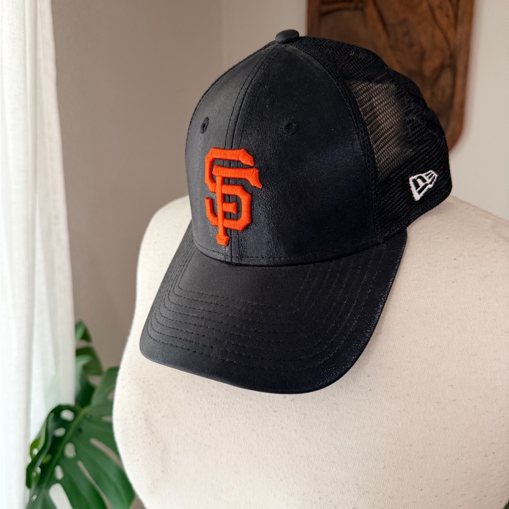 San Francisco Giants New Era Women’s Trucker Hat Black Orange MLB